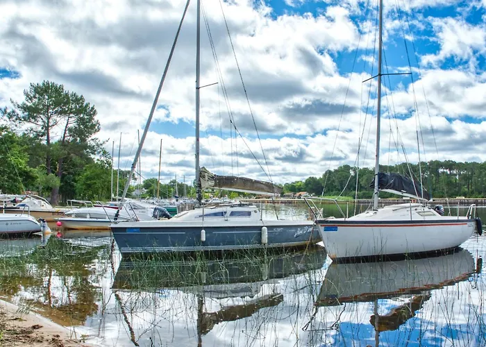 Les Helianthes-1 By Interhome * ラカノー